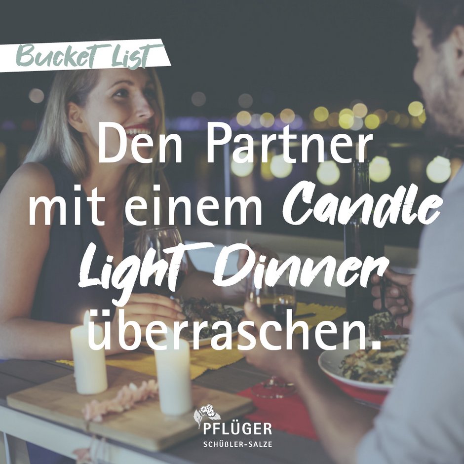 Den Partner mit einem Candle Light Dinner überraschen.